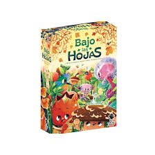 bajo las hojas